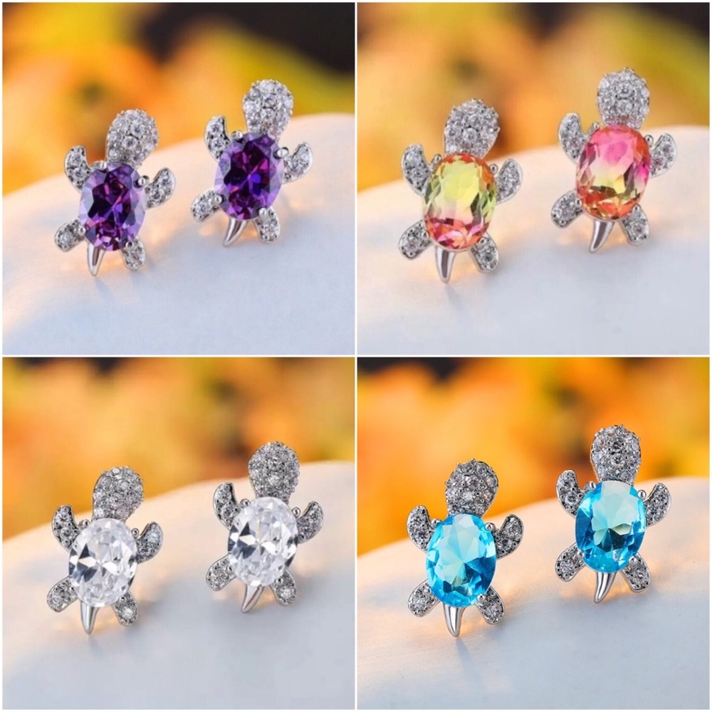âJust Keep Swimmingâ Turtle Diamond Stud Earrings - Picture 8 of 11